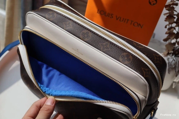 First bag ru VUITTON LOUIS LVXNBA MESSENGER NIL 0711